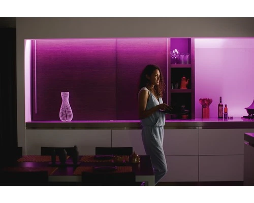 PHILIPS Hue White And Color Ambiance LED-strip Lightstrip Plus V4 Basisset, 2 M 5 PHILIPS Hue White And Color Ambiance LED-strip Lightstrip Plus V4 Basisset, 2 M - Afbeelding 5